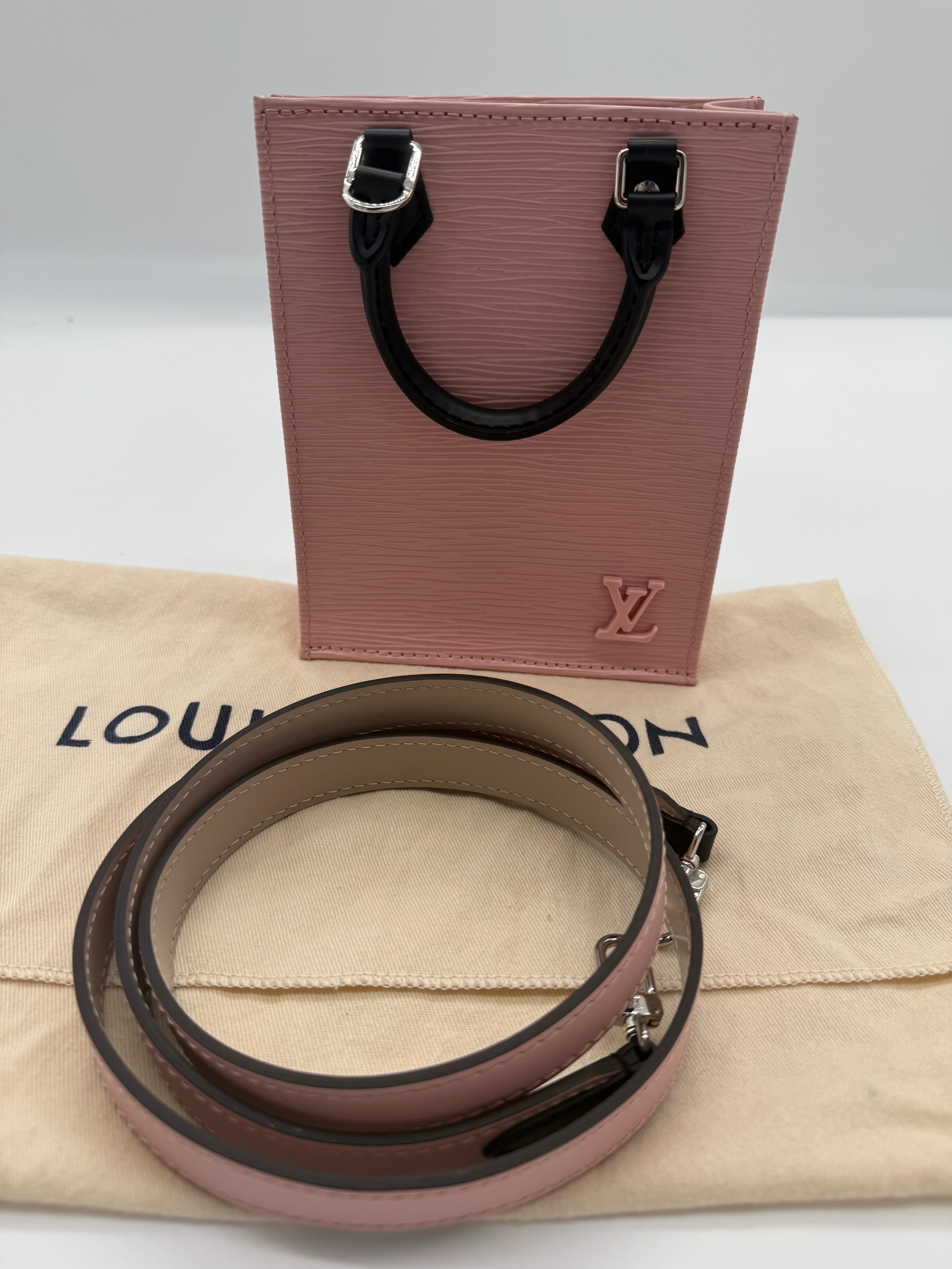 Louis Vuitton EPS petite Sac plat